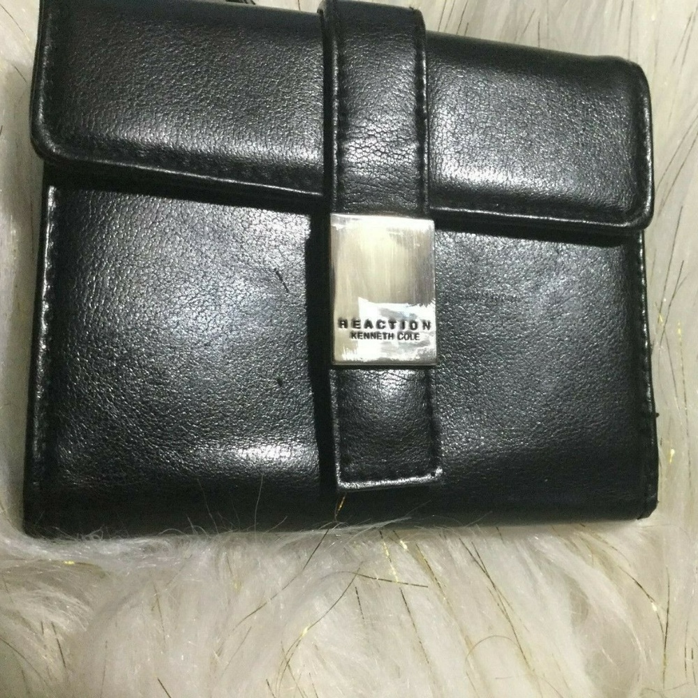 New KENNETH COLE REACTION Wallet